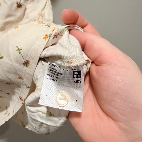 UNIQLO Kids Floral Tiered Mini Dress Puff Sleeve Cream Babydoll Boho Size 130 - Picture 5 of 5